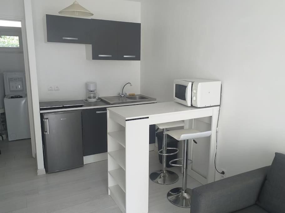 Studio Meuble Wifi A Proximite Du Tram Castelnau-le-Lez Exteriör bild